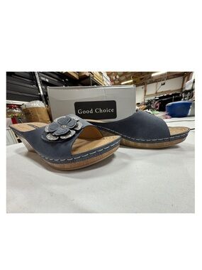 Good Choice Navy Floral Slide Wedge Sandals for Women size 8.5
